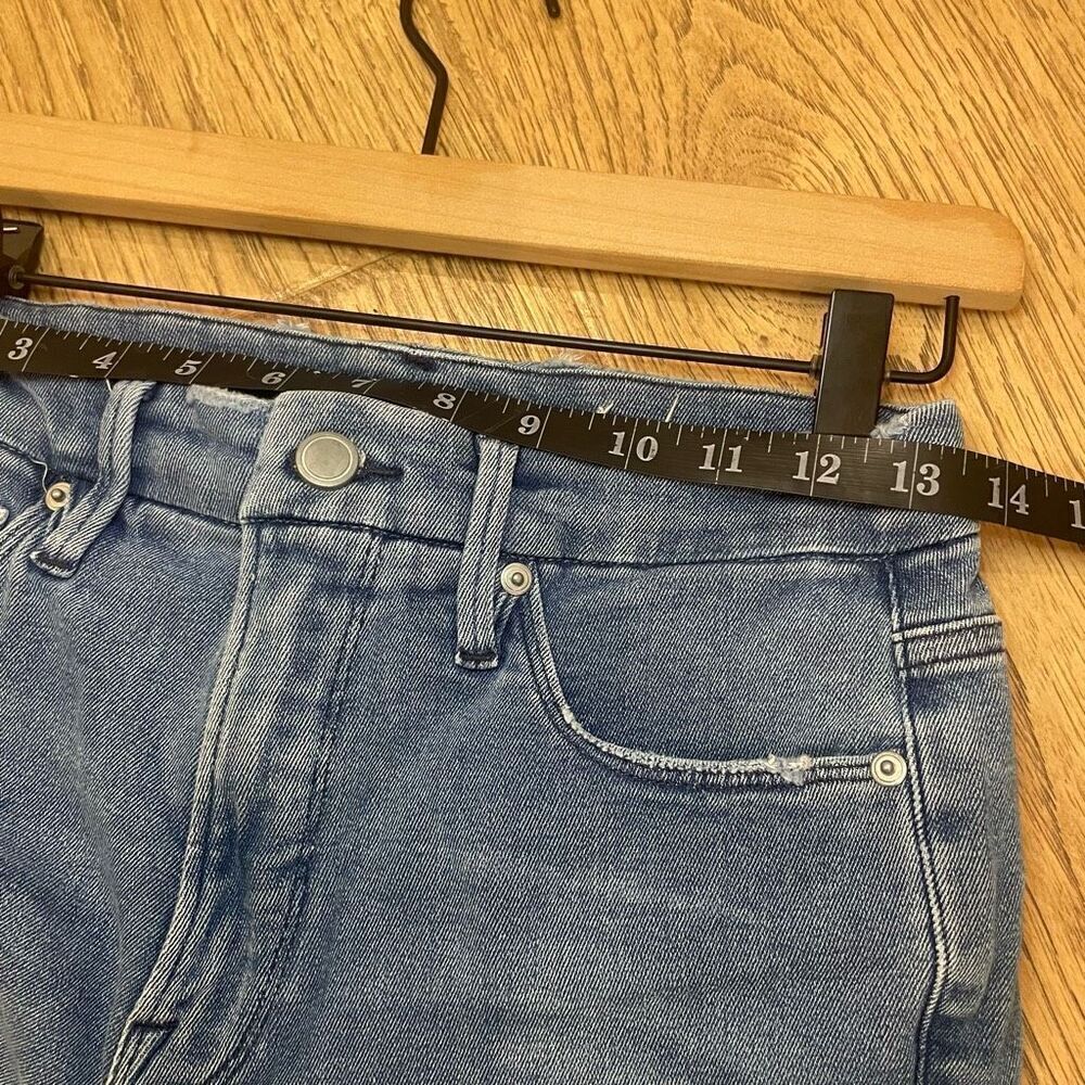 Good American Good Straight Cropped Raw Hem Light Wash Jeans Size 6/28 - Picture 11 of 12